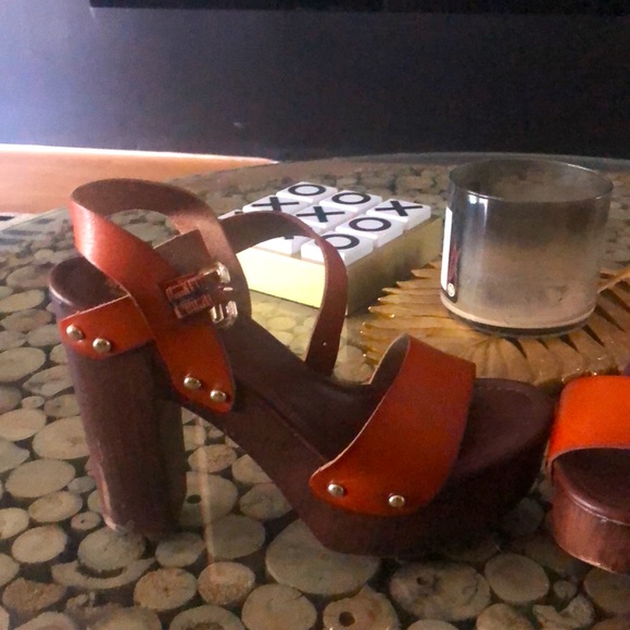 Clogs - Picture 2 of 2